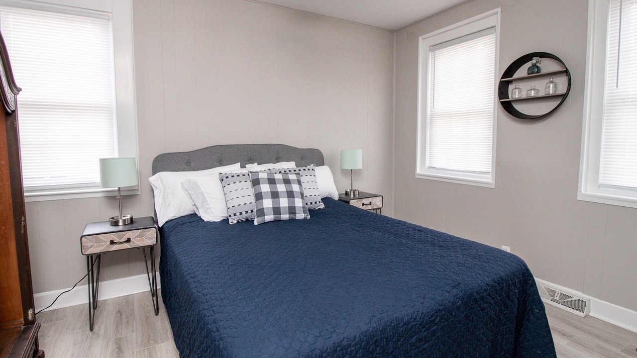 Photo of Others in Hermann