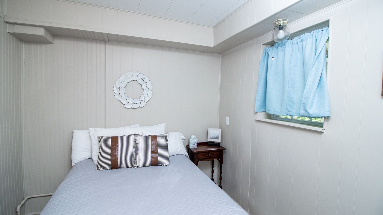 Photo of Others in Hermann