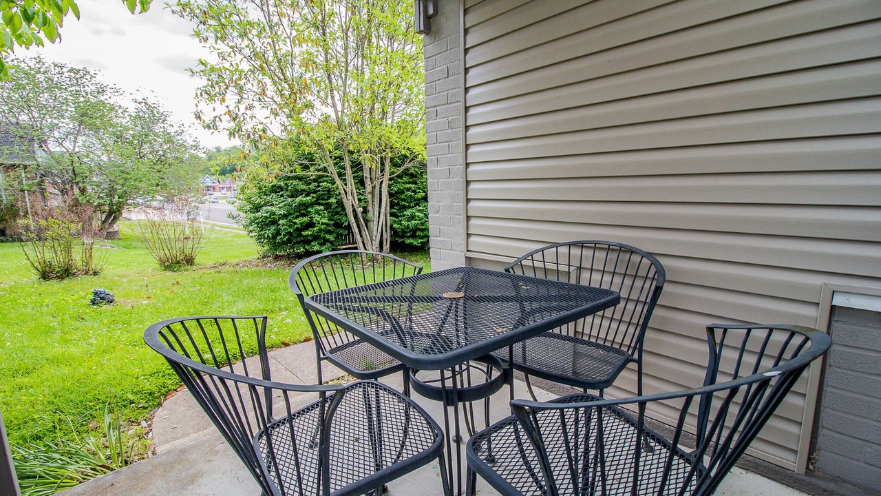 Photo of Others in Hermann