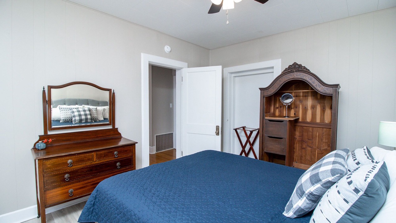 Photo of Others in Hermann