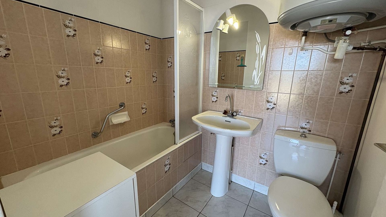 Photo of Bathroom in Pornichet