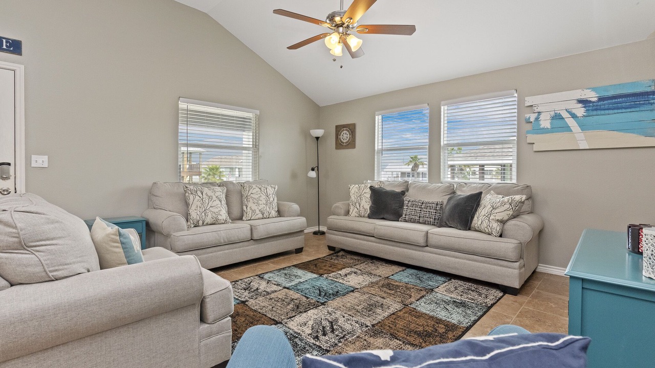 Photo of Livingroom in Leeward Sands