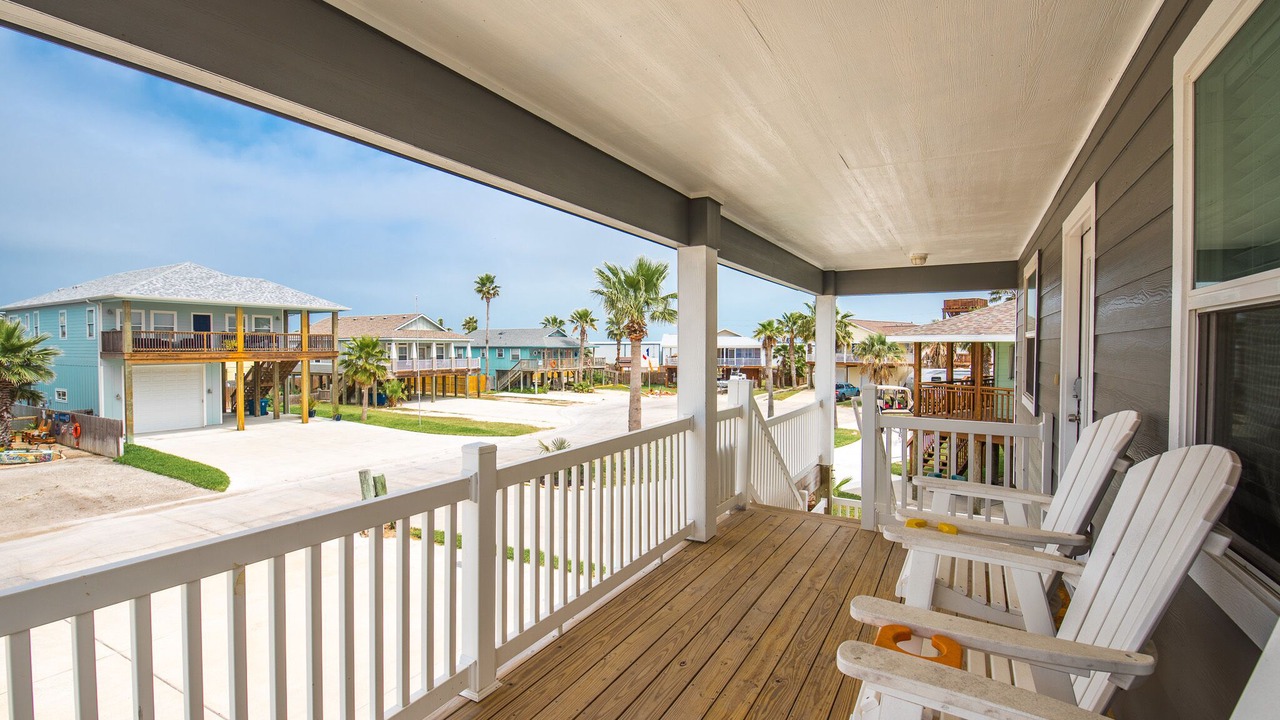 Photo of Patio Balcony in Leeward Sands