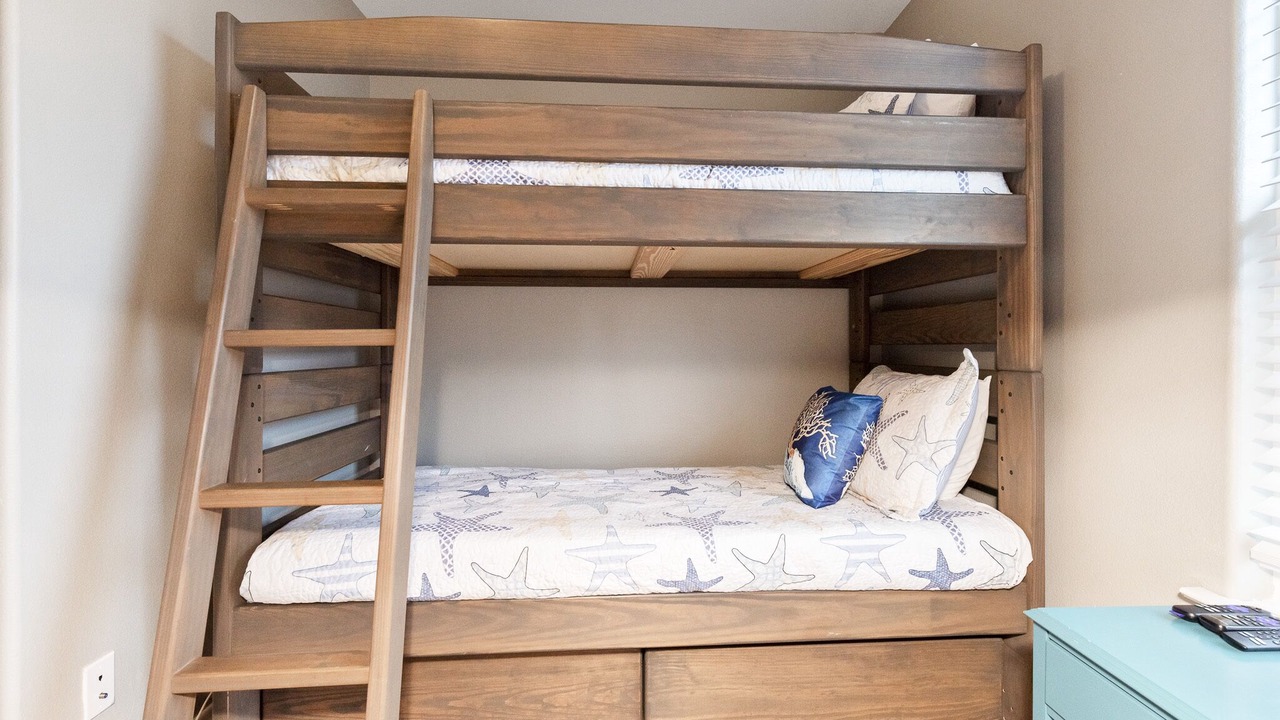 Photo of Bedroom in Leeward Sands