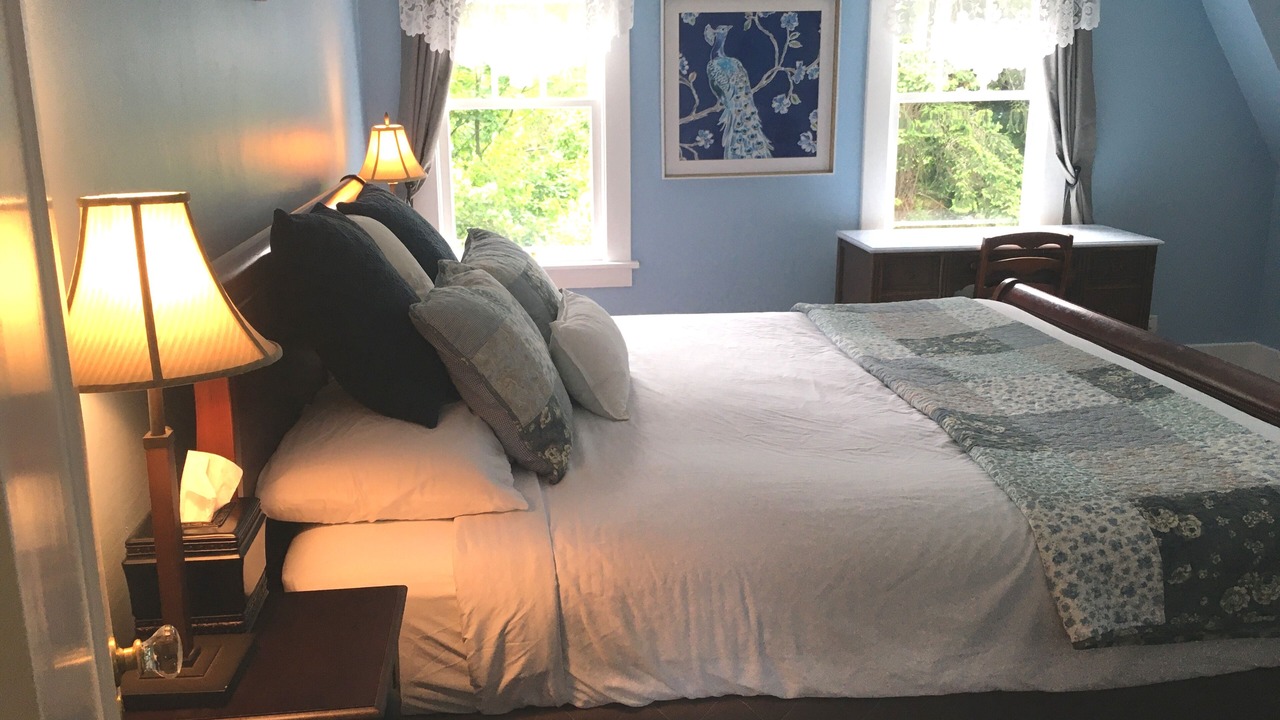 Photo of Bedroom in Seahurst