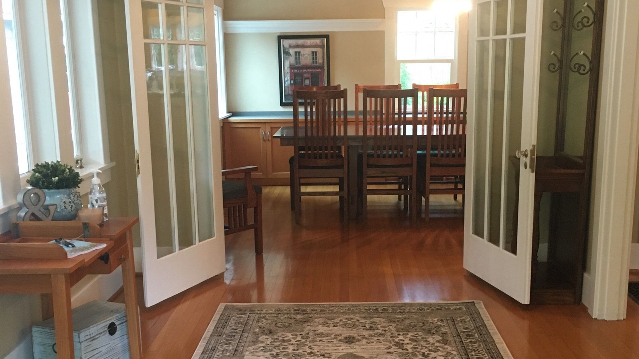 Photo of Bedroom in Seahurst