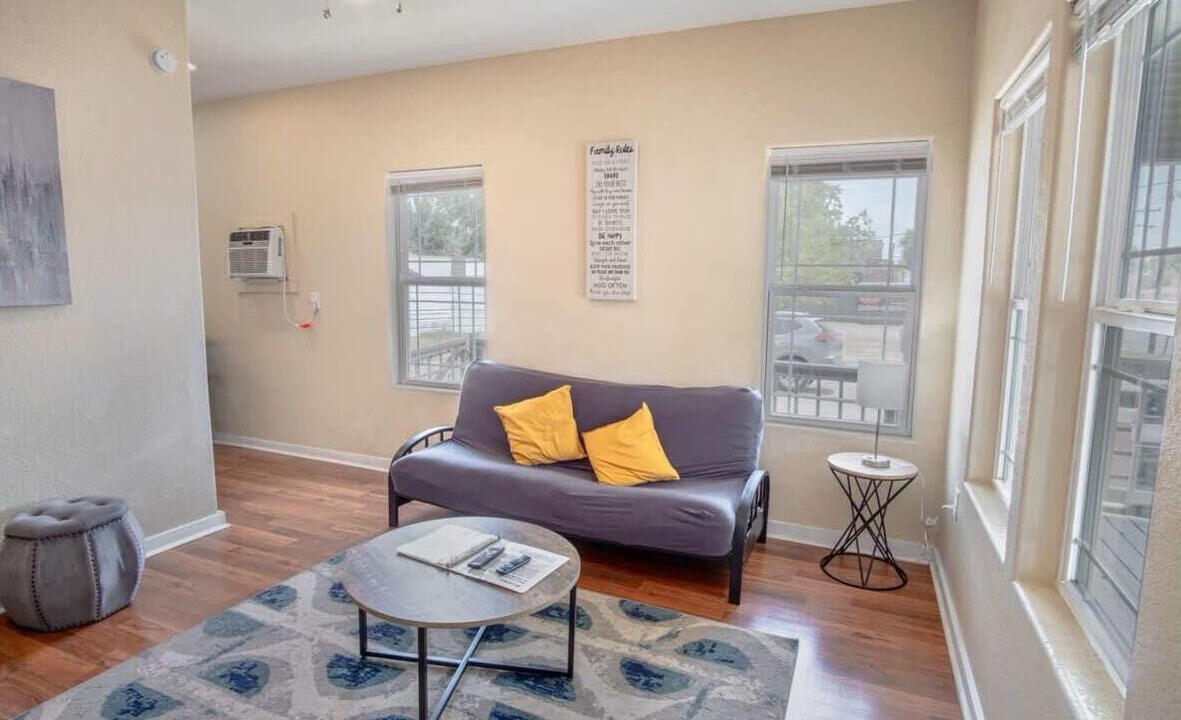Photo of Livingroom in Near East Side