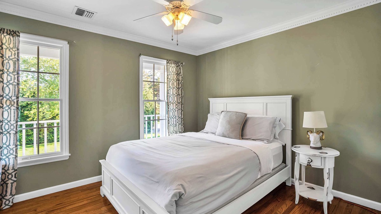 Photo of Others in Laurel