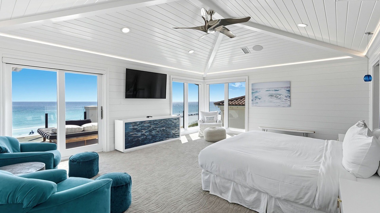 Photo of Livingroom in Crystal Beach