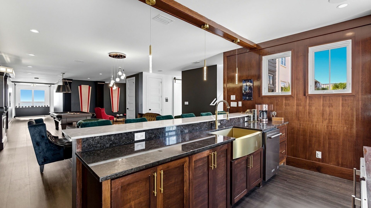 Photo of Livingroom in Crystal Beach