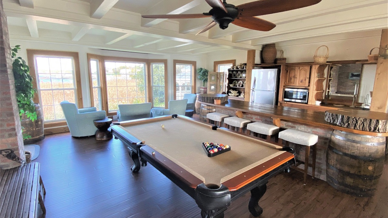 Photo of Bedroom in Mid-Coast and Islands