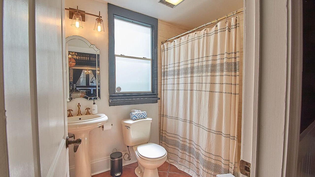 Photo of Bathroom in Faubourg Delachaise