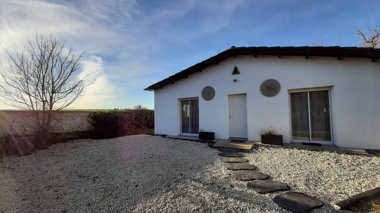 Photo of Outdoor in Maubec