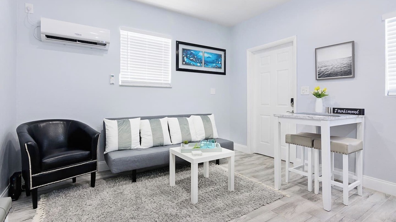 Photo of Livingroom in Hollywood