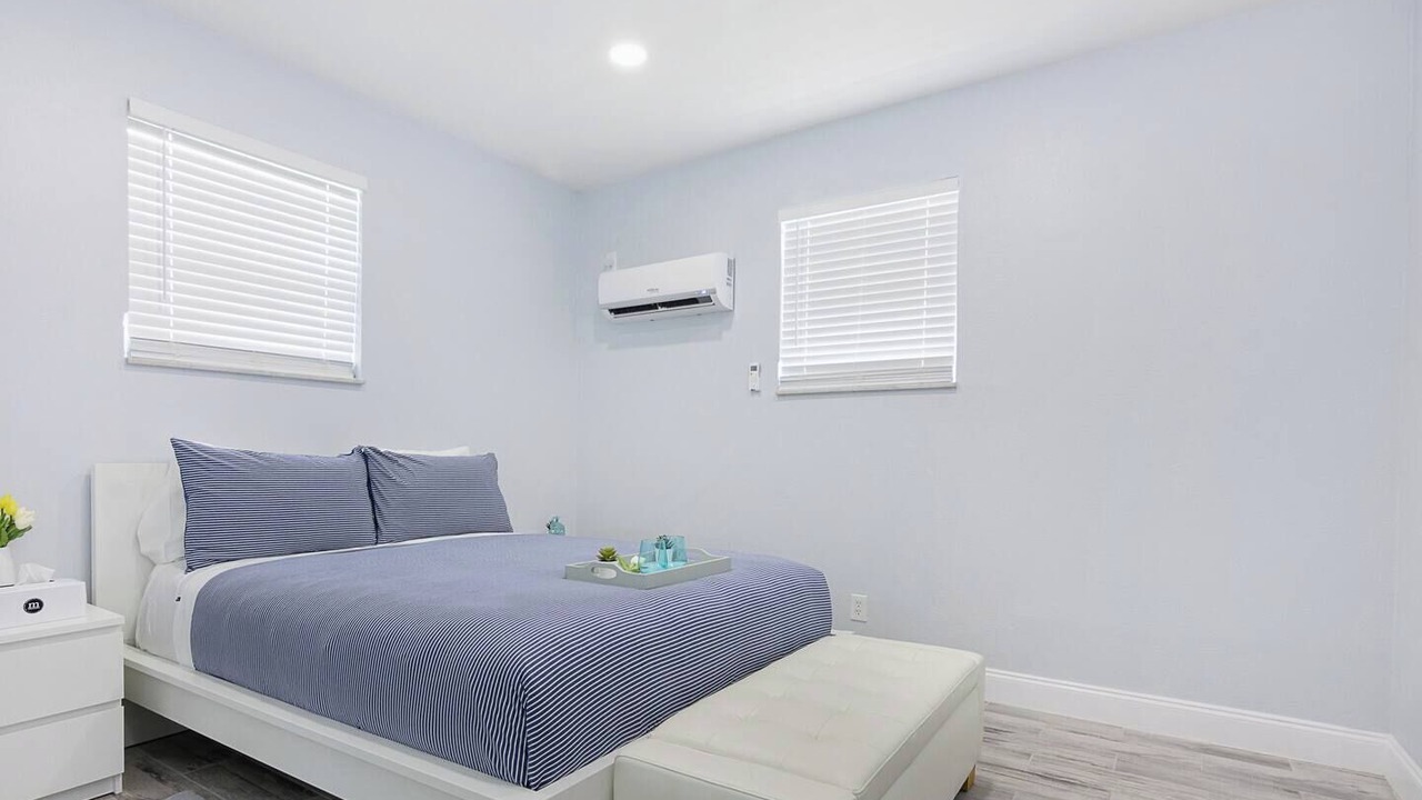 Photo of Bedroom in Hollywood