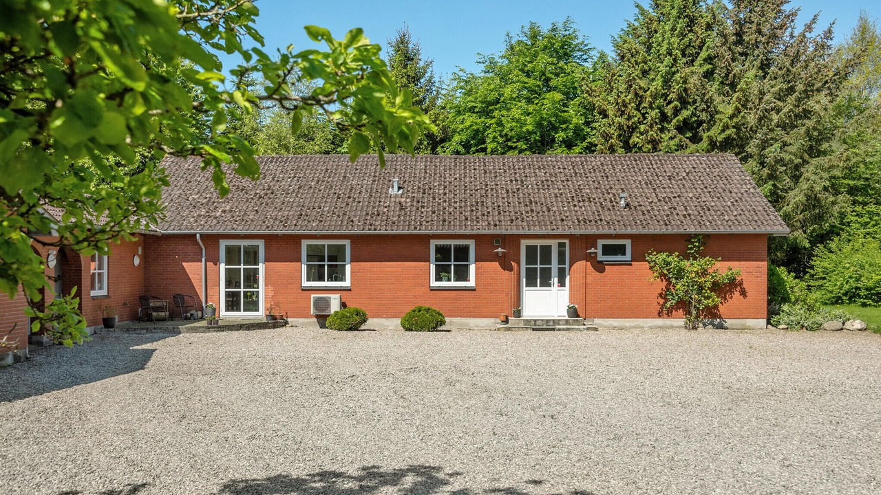 Photo of Others in Branderup J