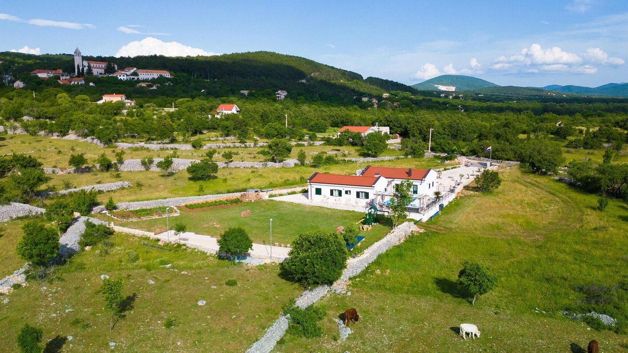 Photo of Others in Lovrec