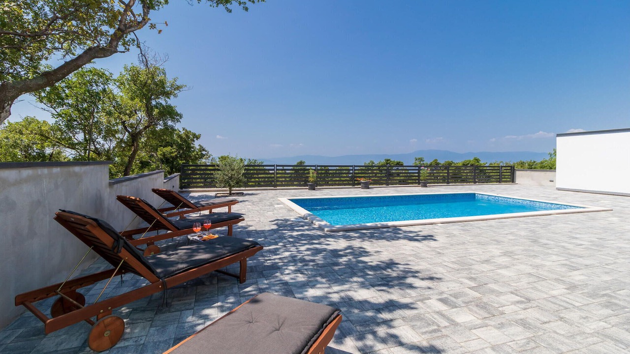 Photo of Outdoor in Smrika