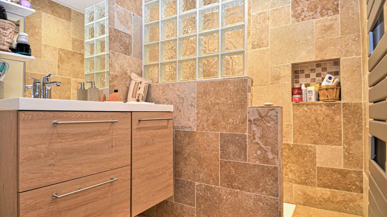 Photo of Bathroom in Le Pontet