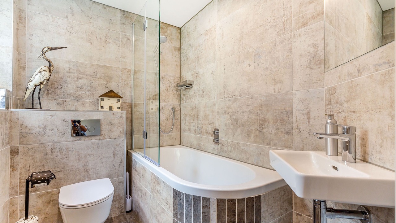 Photo of Bathroom in Devoran