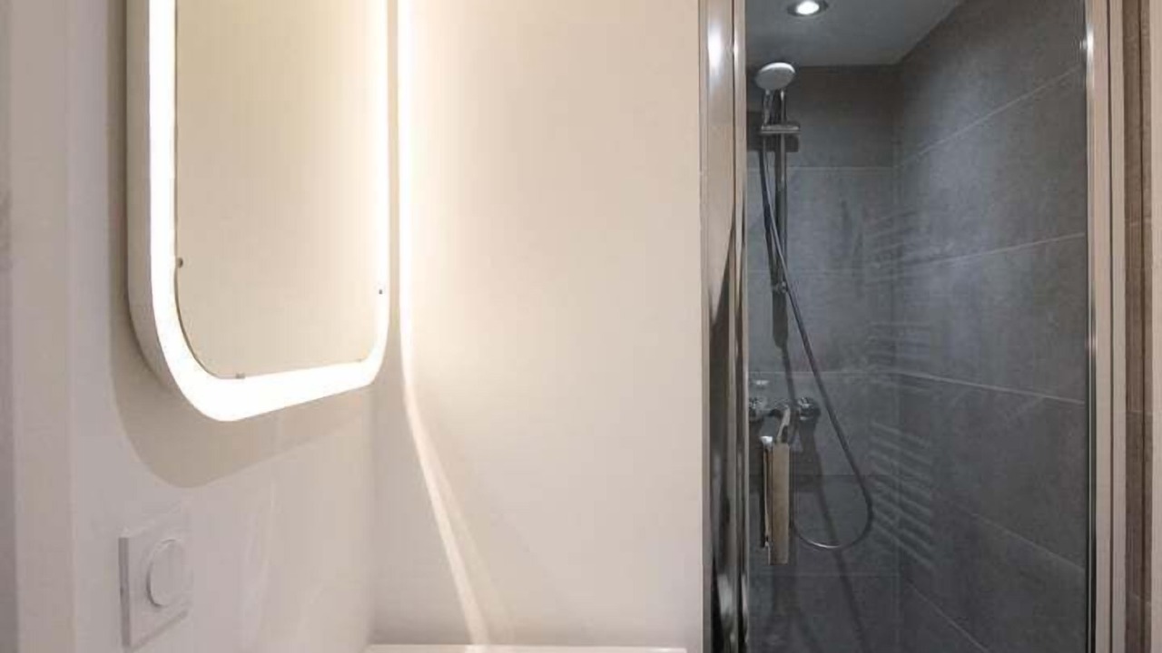 Photo of Bathroom in Griffon - Royale