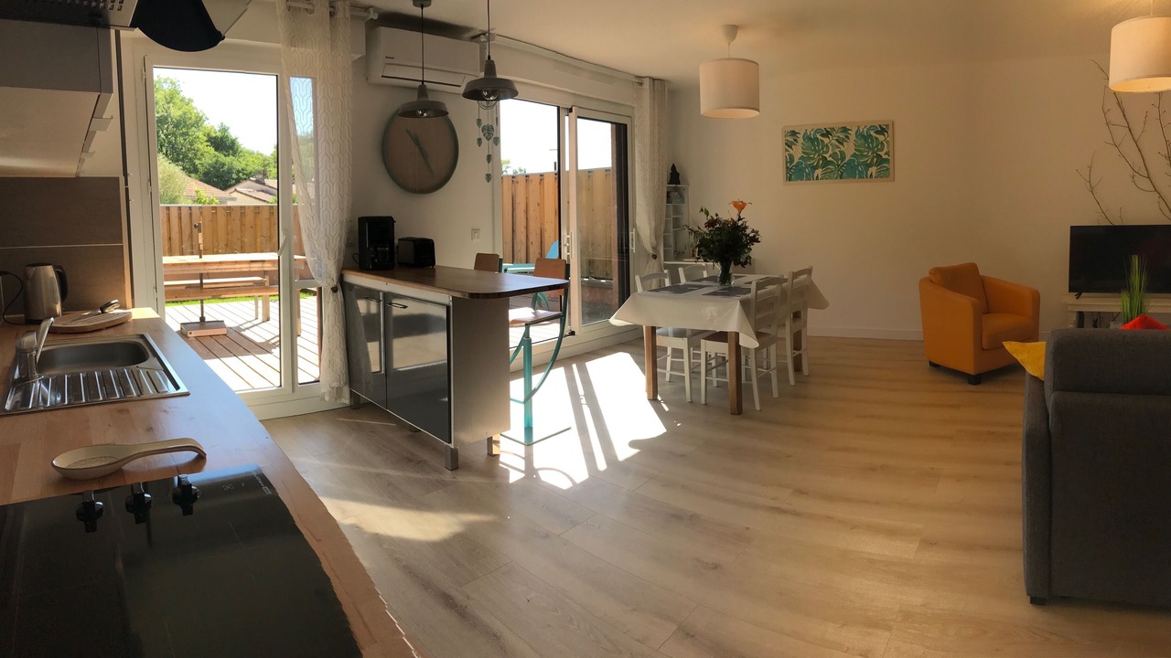 Photo of Livingroom in Saint-Medard-en-Jalles