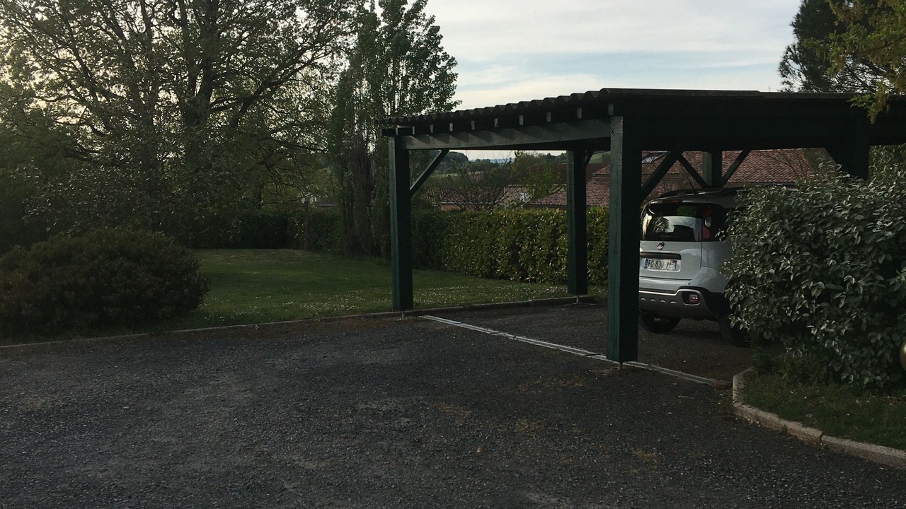 Photo of Outdoor in Denat