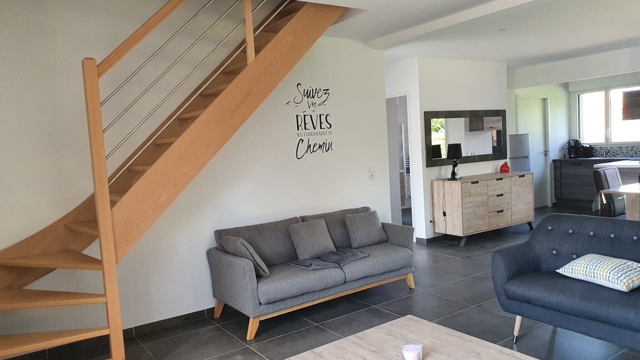 Photo of Livingroom in Carly