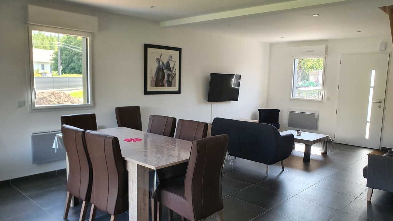 Photo of Others in Carly