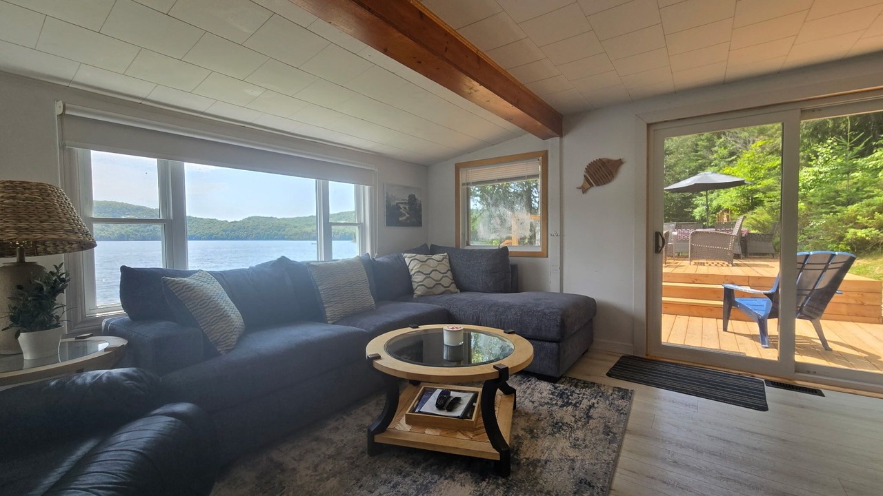 Photo of Livingroom in Hastings Highlands