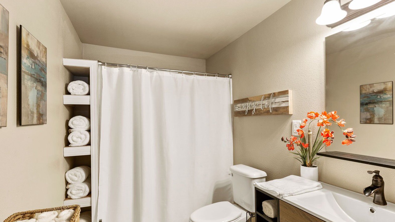 Photo of Bathroom in Mena