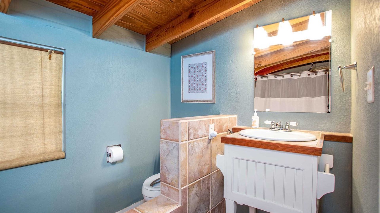 Photo of Bathroom in Lakehills