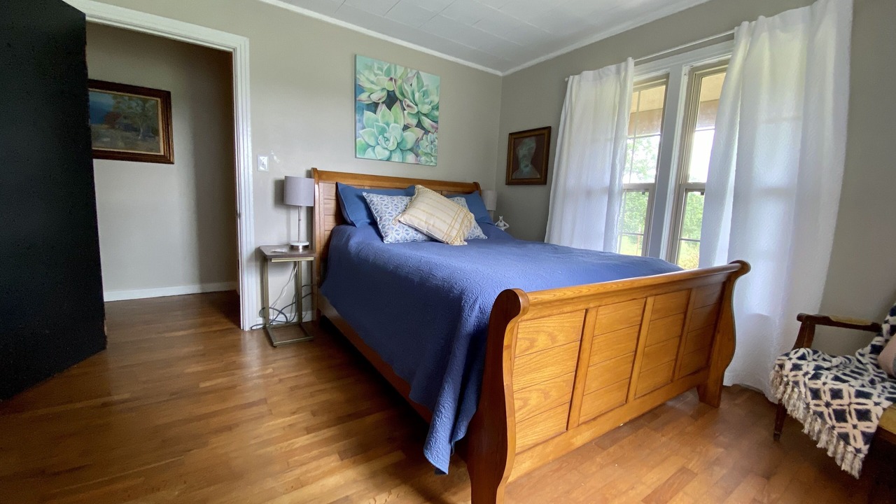 Photo of Bedroom in Centerville