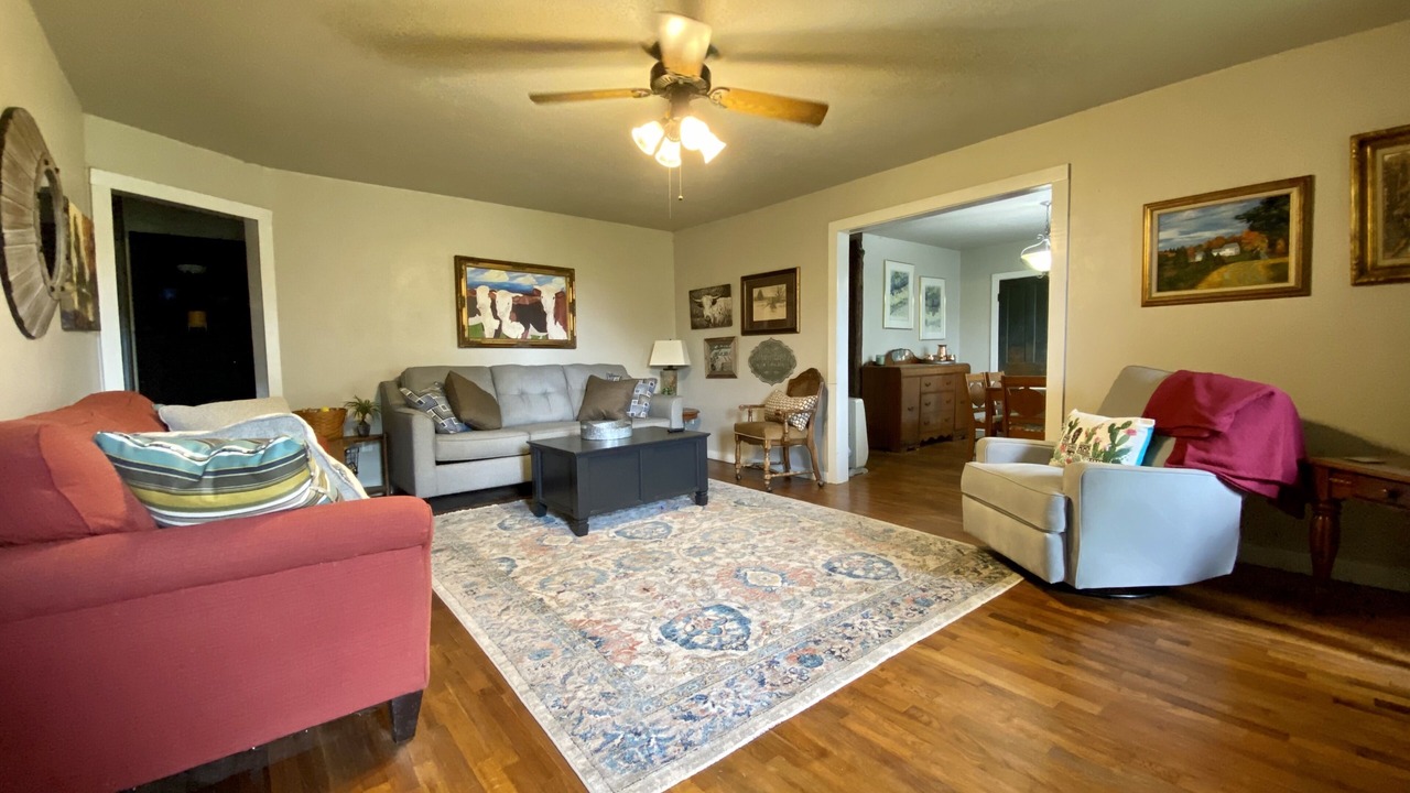 Photo of Livingroom in Centerville