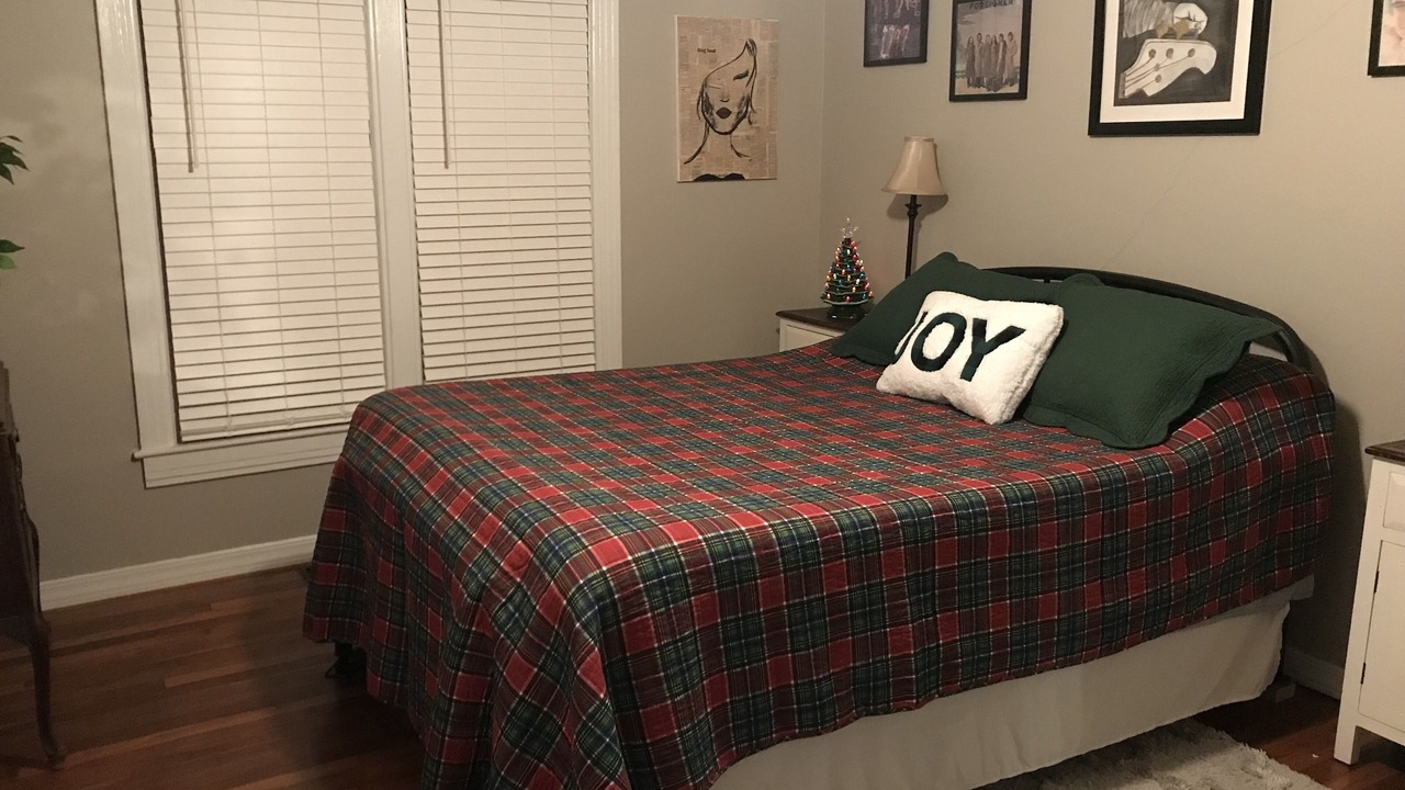 Photo of Bedroom in Centerville