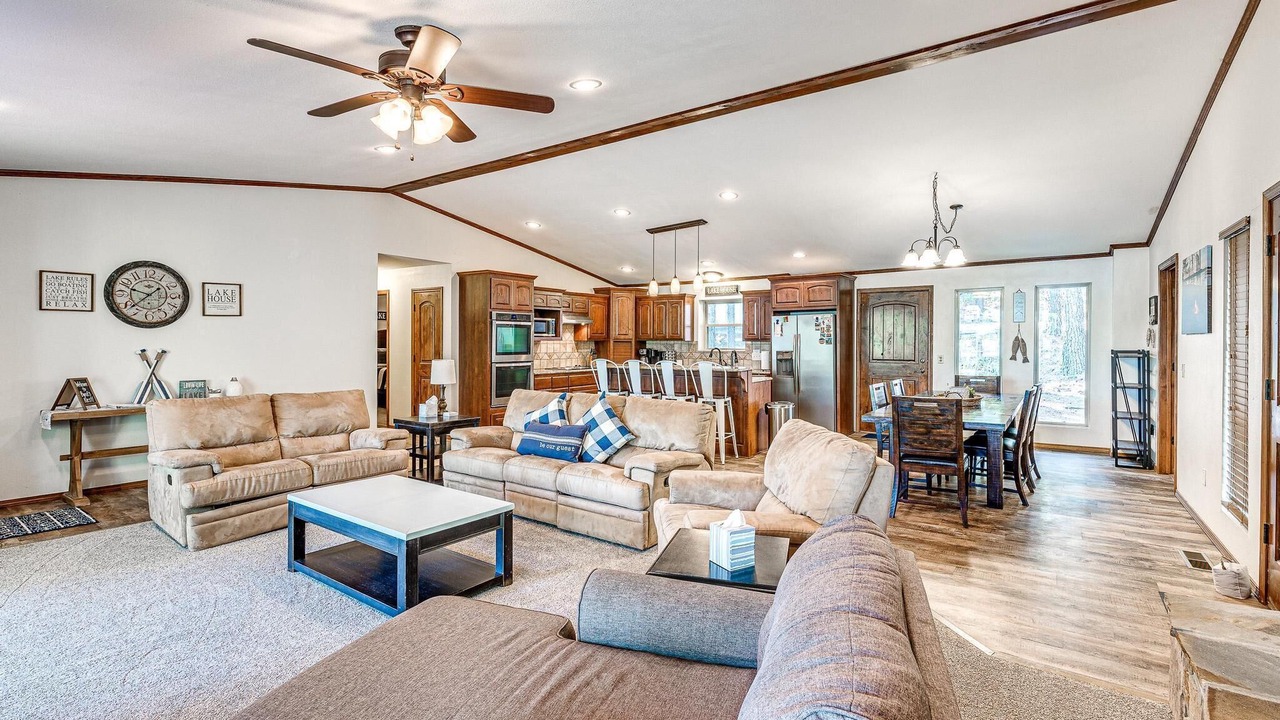Photo of Livingroom in Hoyt