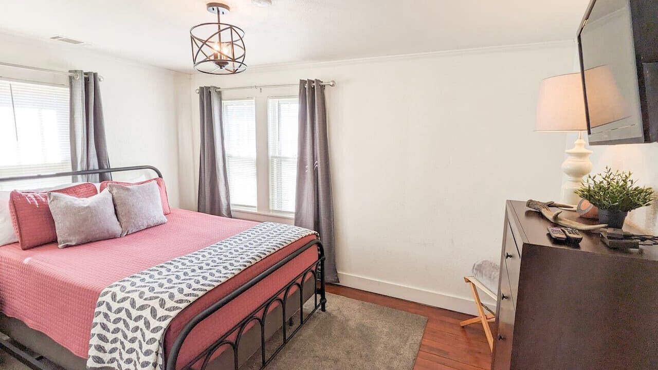 Photo of Bedroom in Mountain View