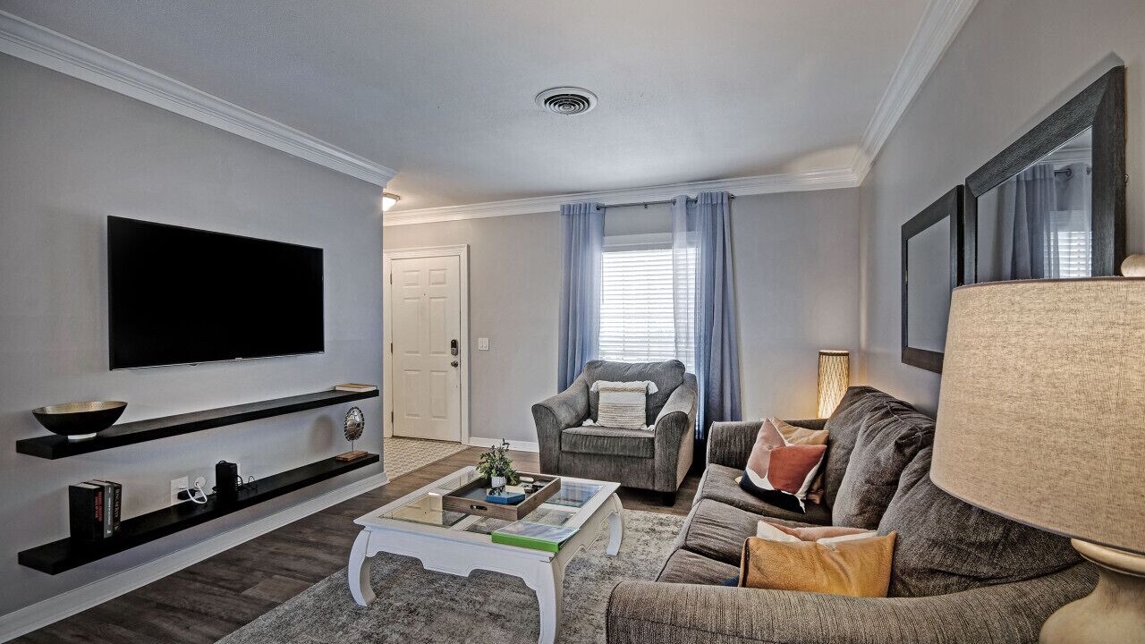 Photo of Livingroom in Tougaloo