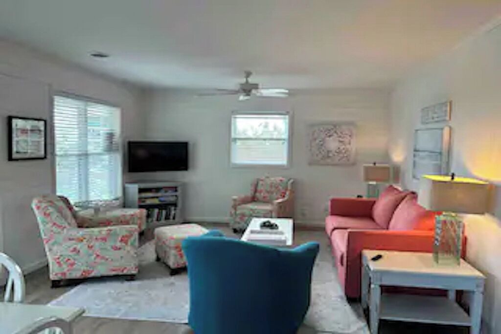 Photo of Bedroom in Long Beach