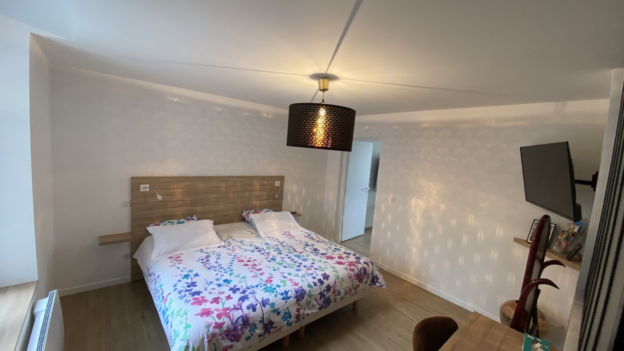 Photo of Bedroom in Contrexeville