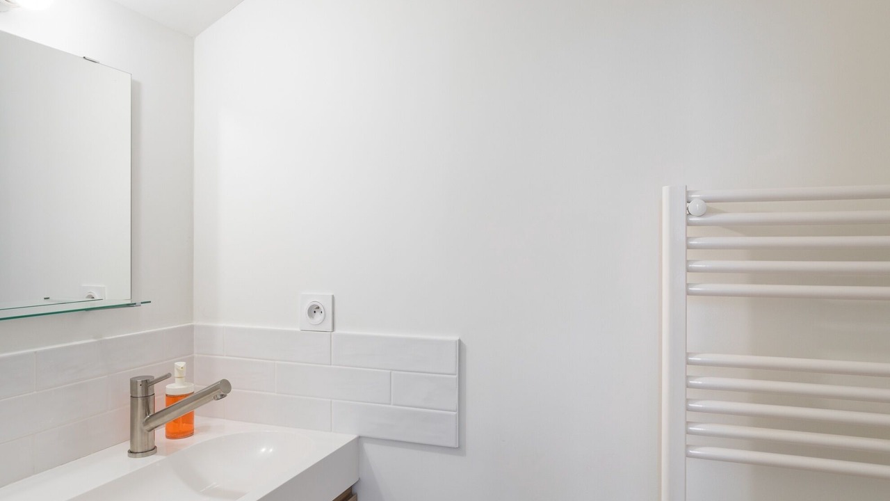 Photo of Bathroom in Centre