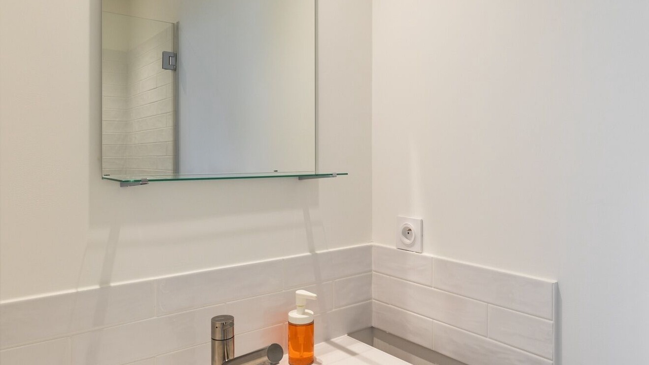 Photo of Bathroom in Centre