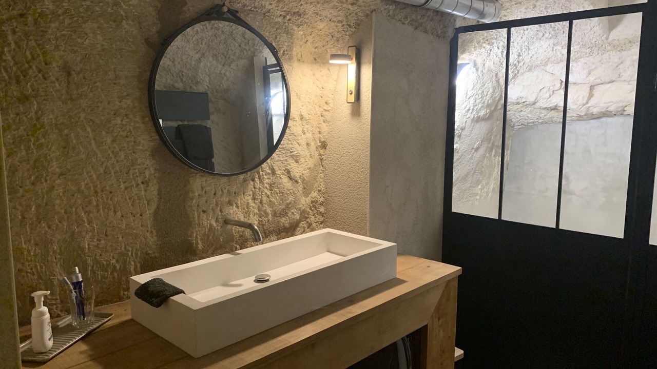 Photo of Bathroom in Cravant-les-Coteaux