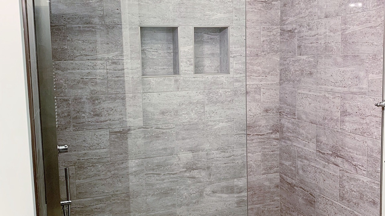 Photo of Bathroom in Queens Square