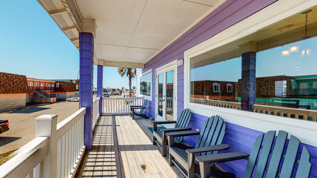Photo of Patio Balcony in Sand Point