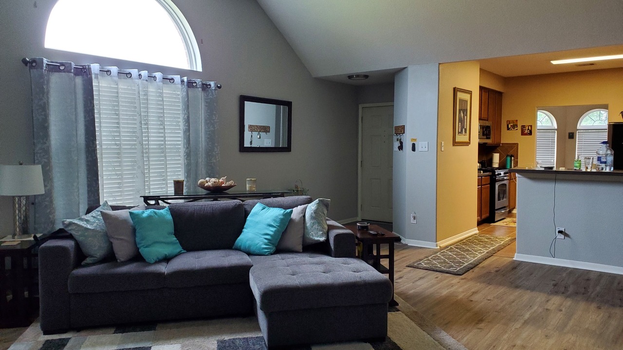 Photo of Livingroom in Spring
