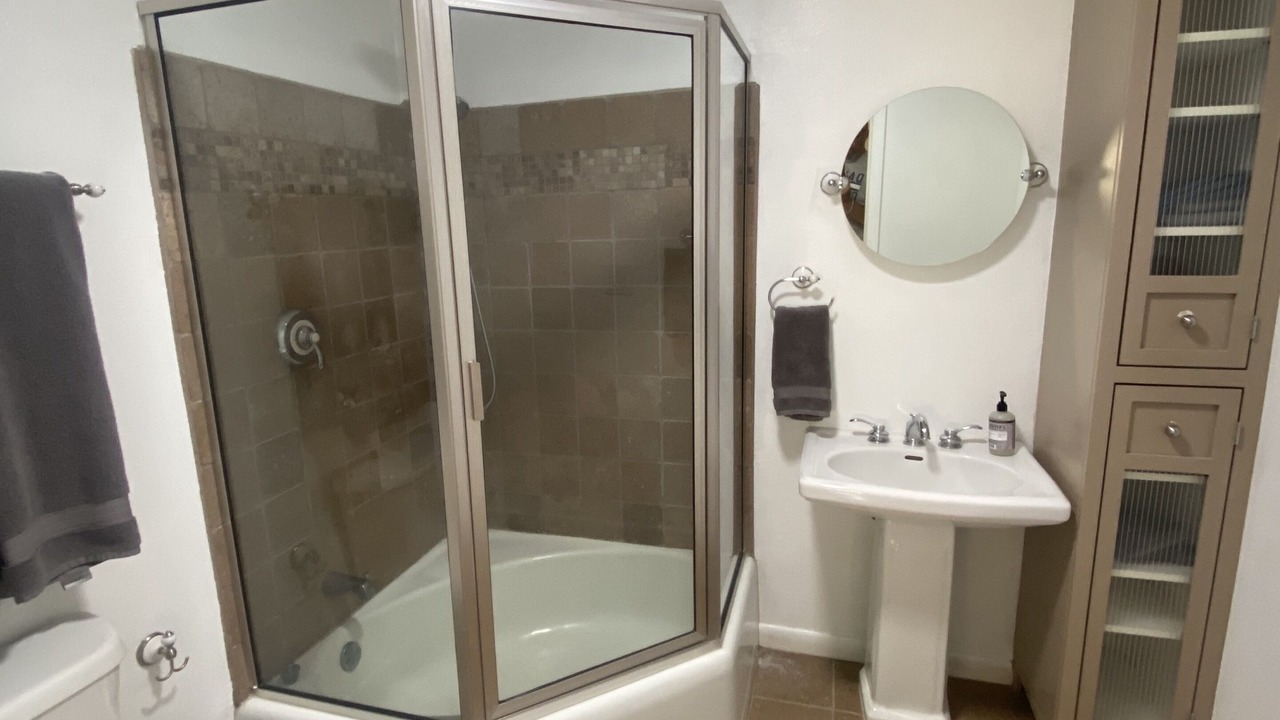 Photo of Bathroom in Los Griegos