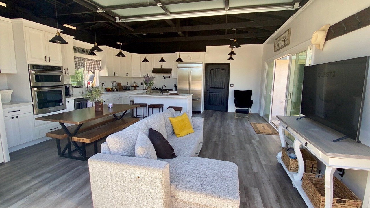Photo of Livingroom in Rainbow CDP