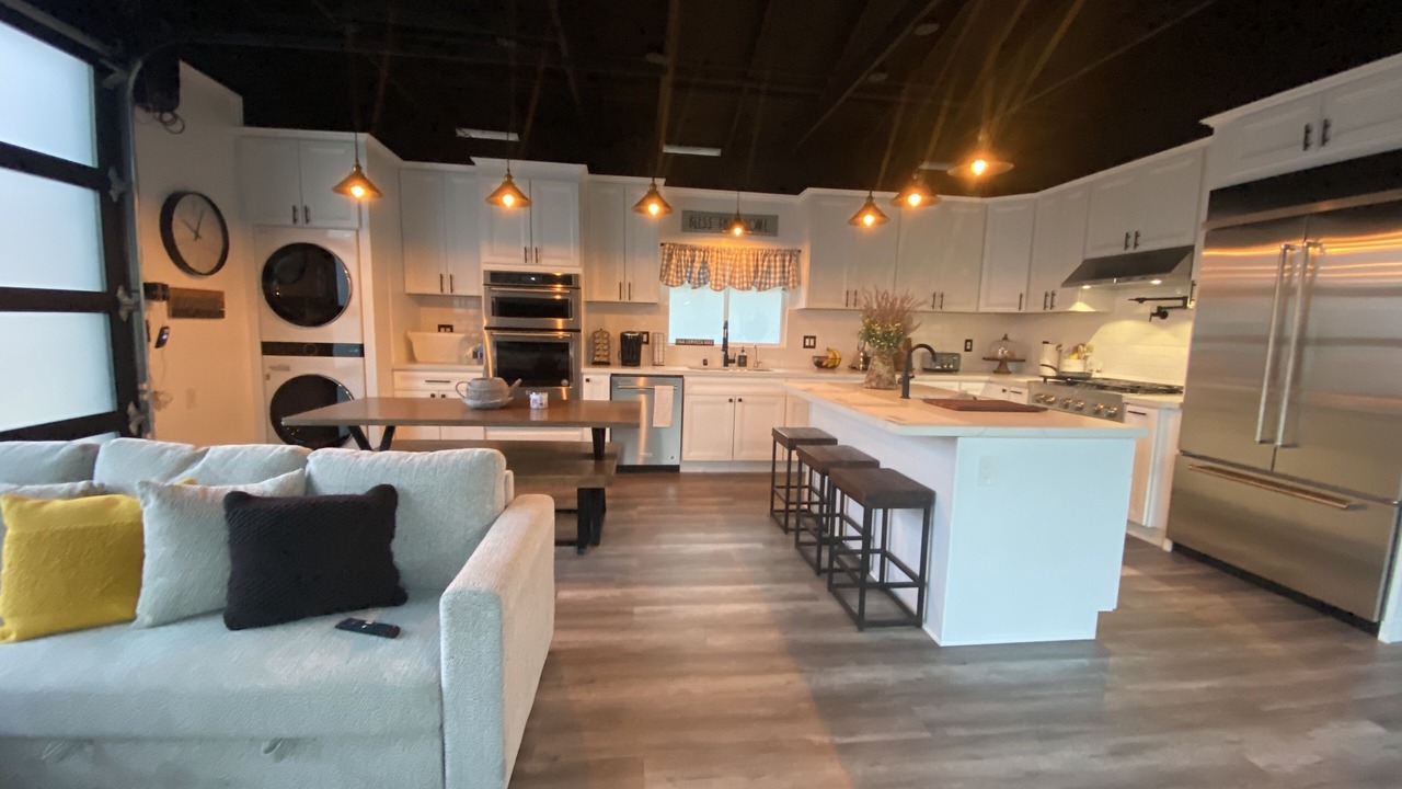 Photo of Livingroom in Rainbow CDP