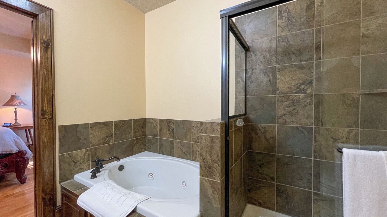 Photo of Bathroom in Roach